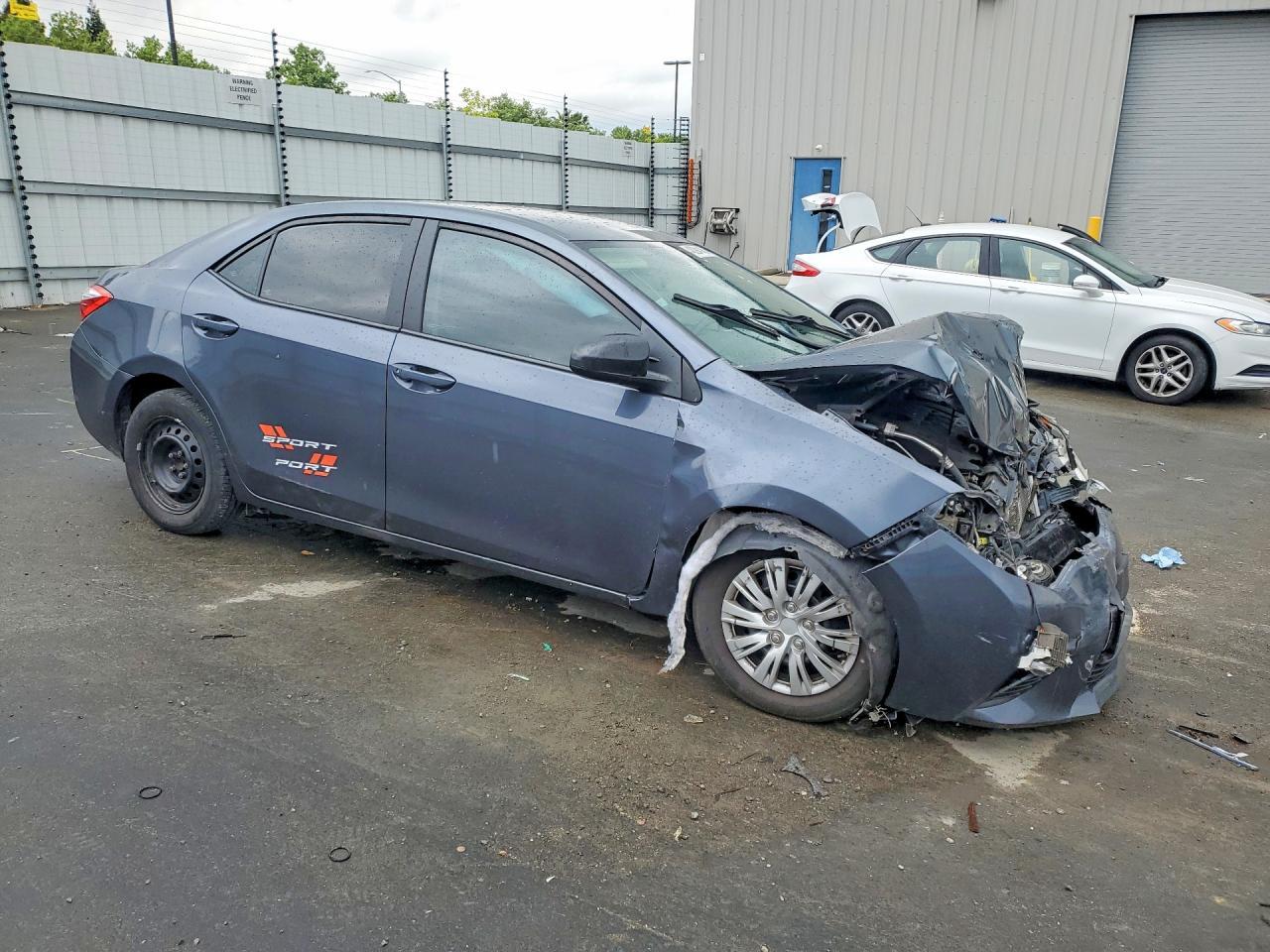 2015 TOYOTA COROLLA
