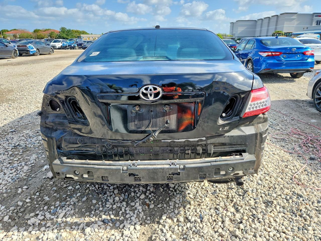 2011 TOYOTA CAMRY