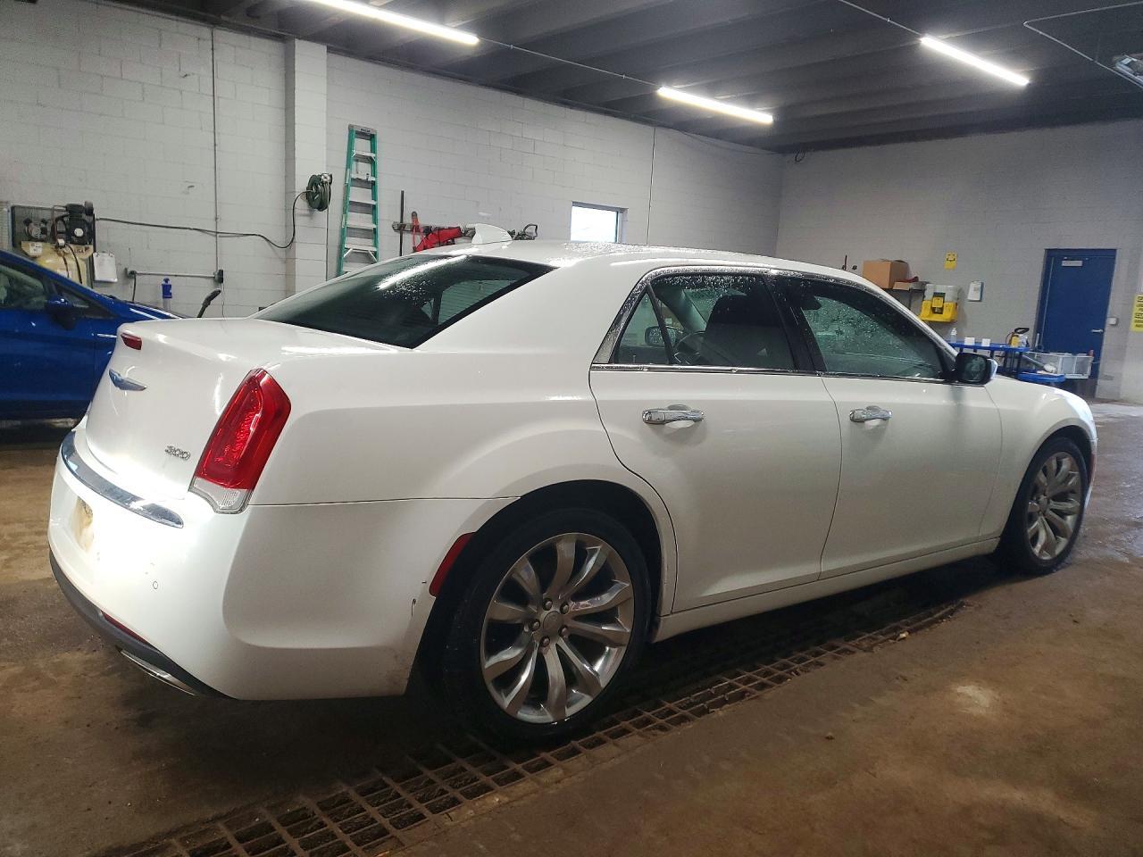 2018 CHRYSLER 300