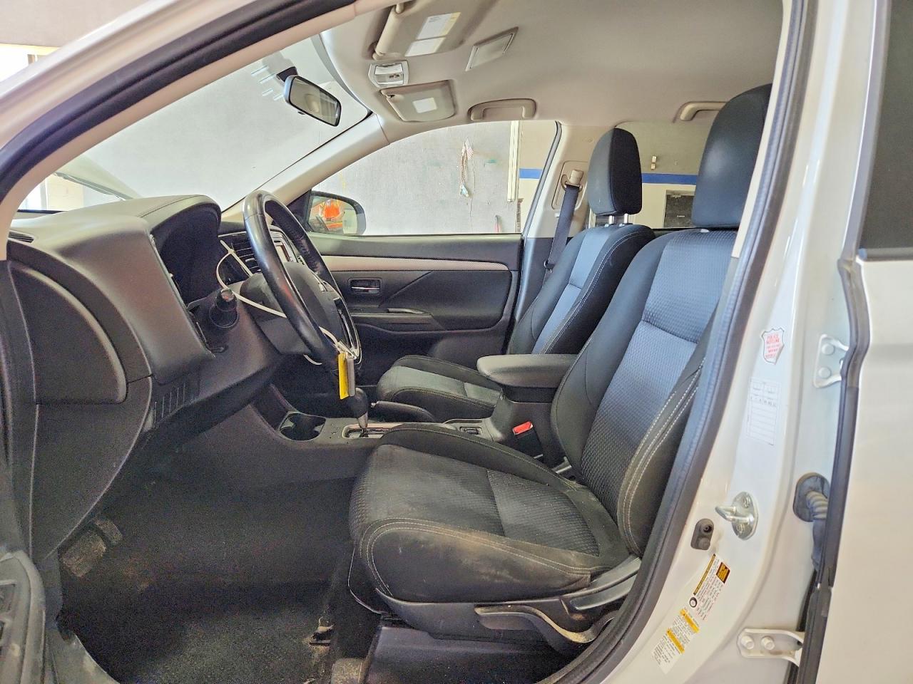 2016 MITSUBISHI outlander