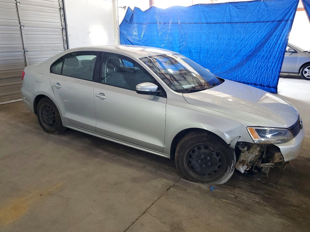 2011 VOLKSWAGEN JETTA