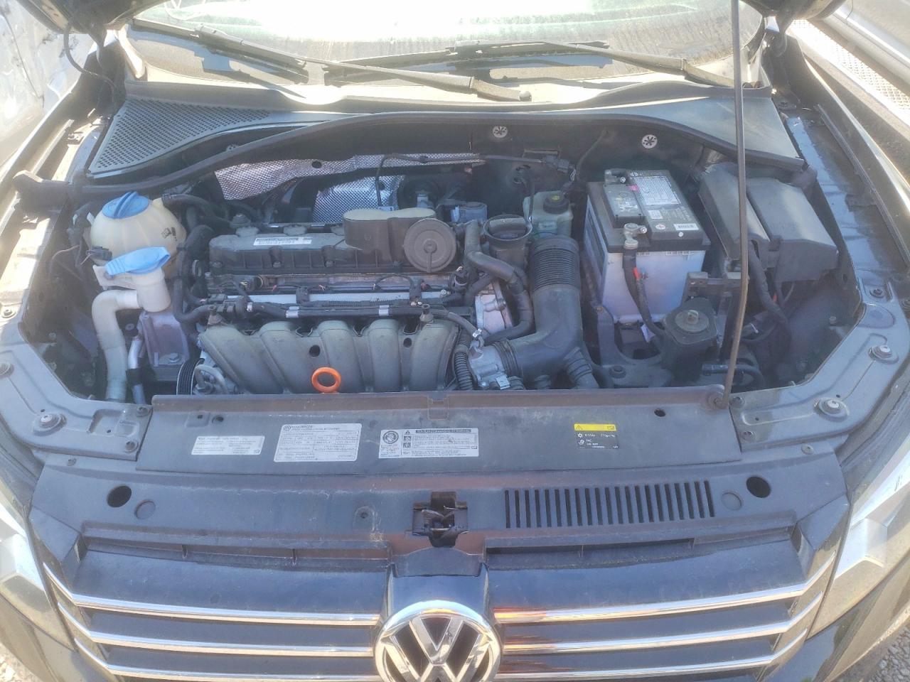 2012 VOLKSWAGEN Passat