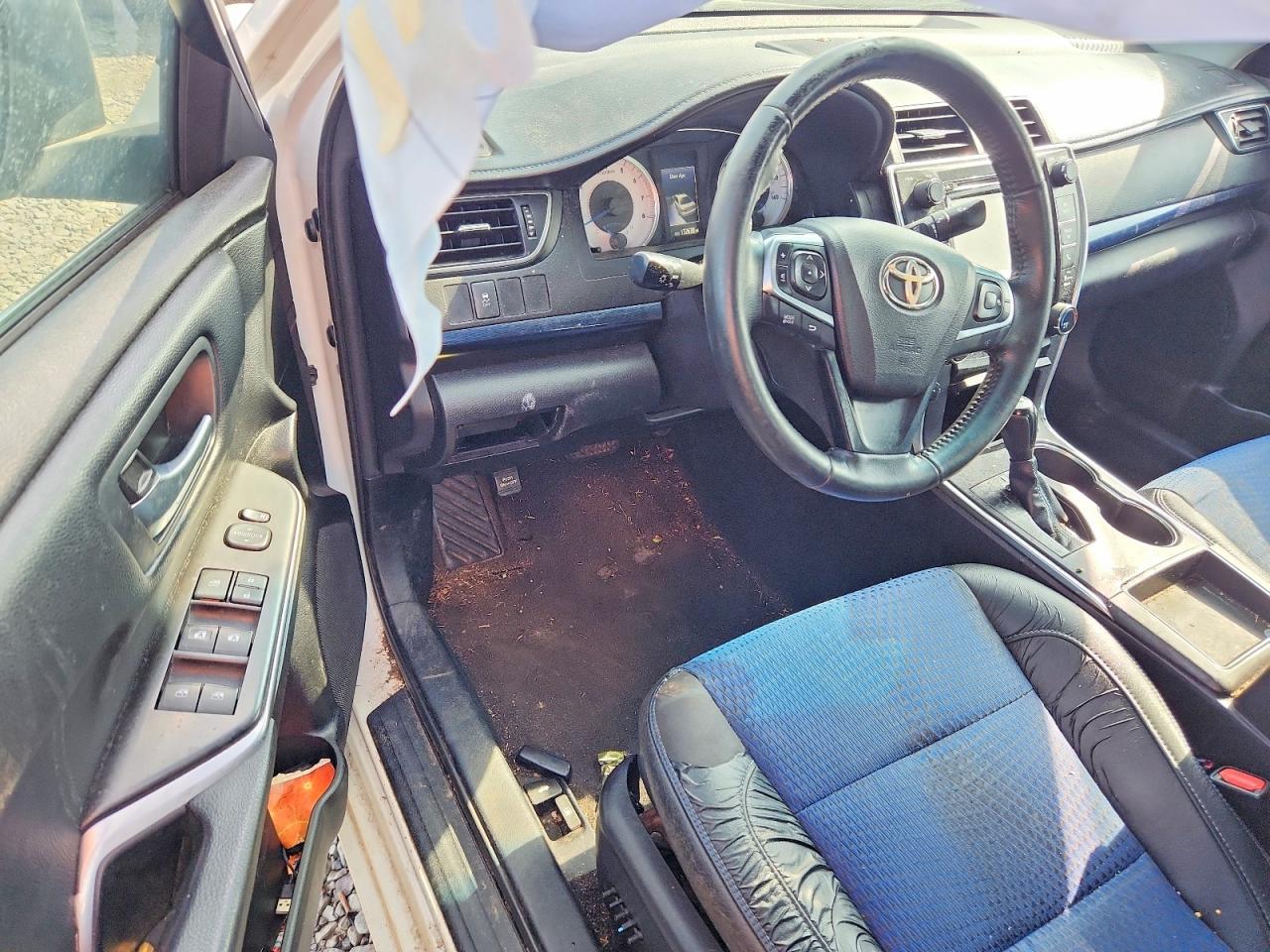 2016 TOYOTA CAMRY