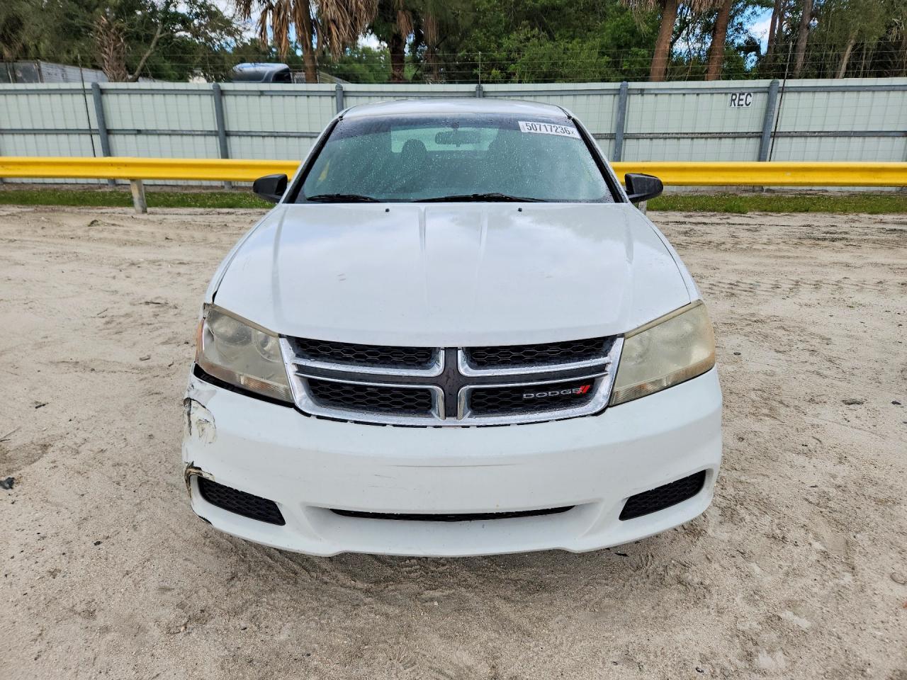 2013 DODGE Avenger