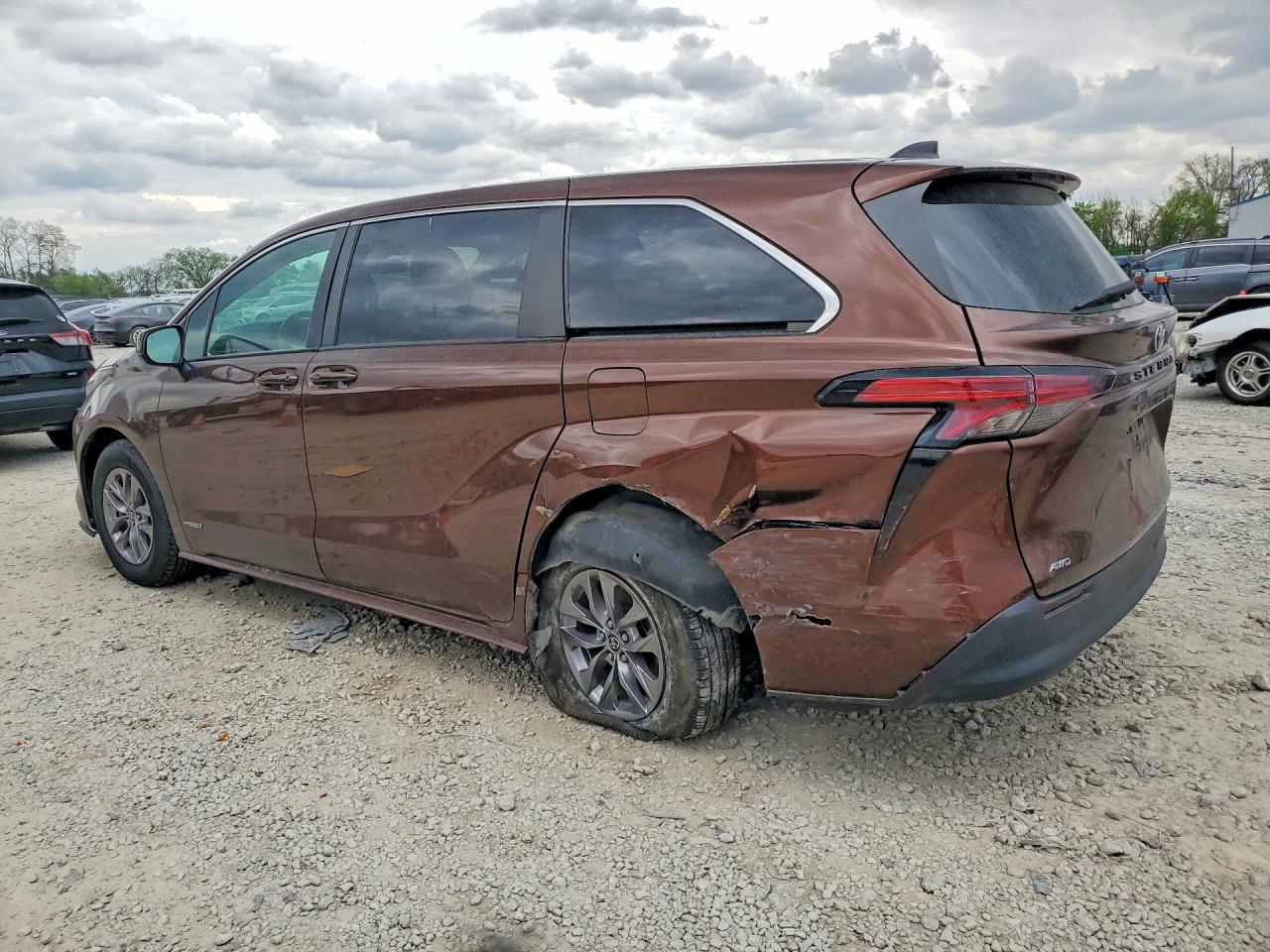 2021 TOYOTA SIENNA