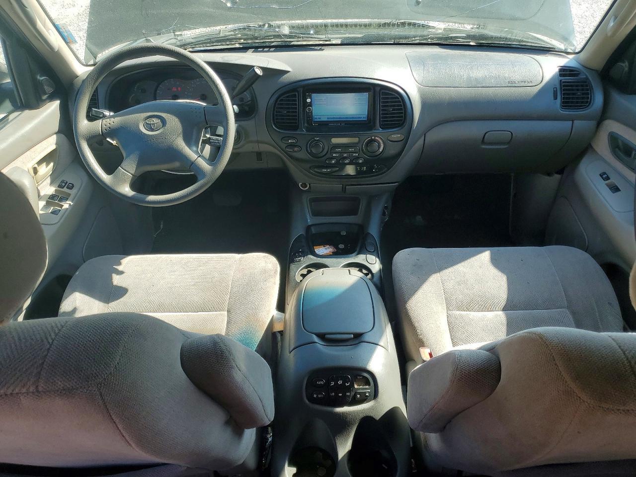 2002 TOYOTA Sequoia