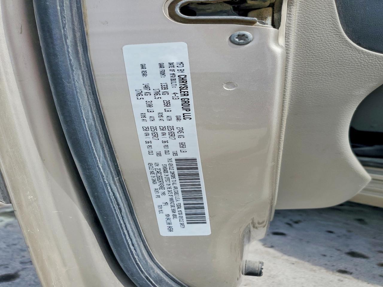 2013 CHRYSLER Town & Country