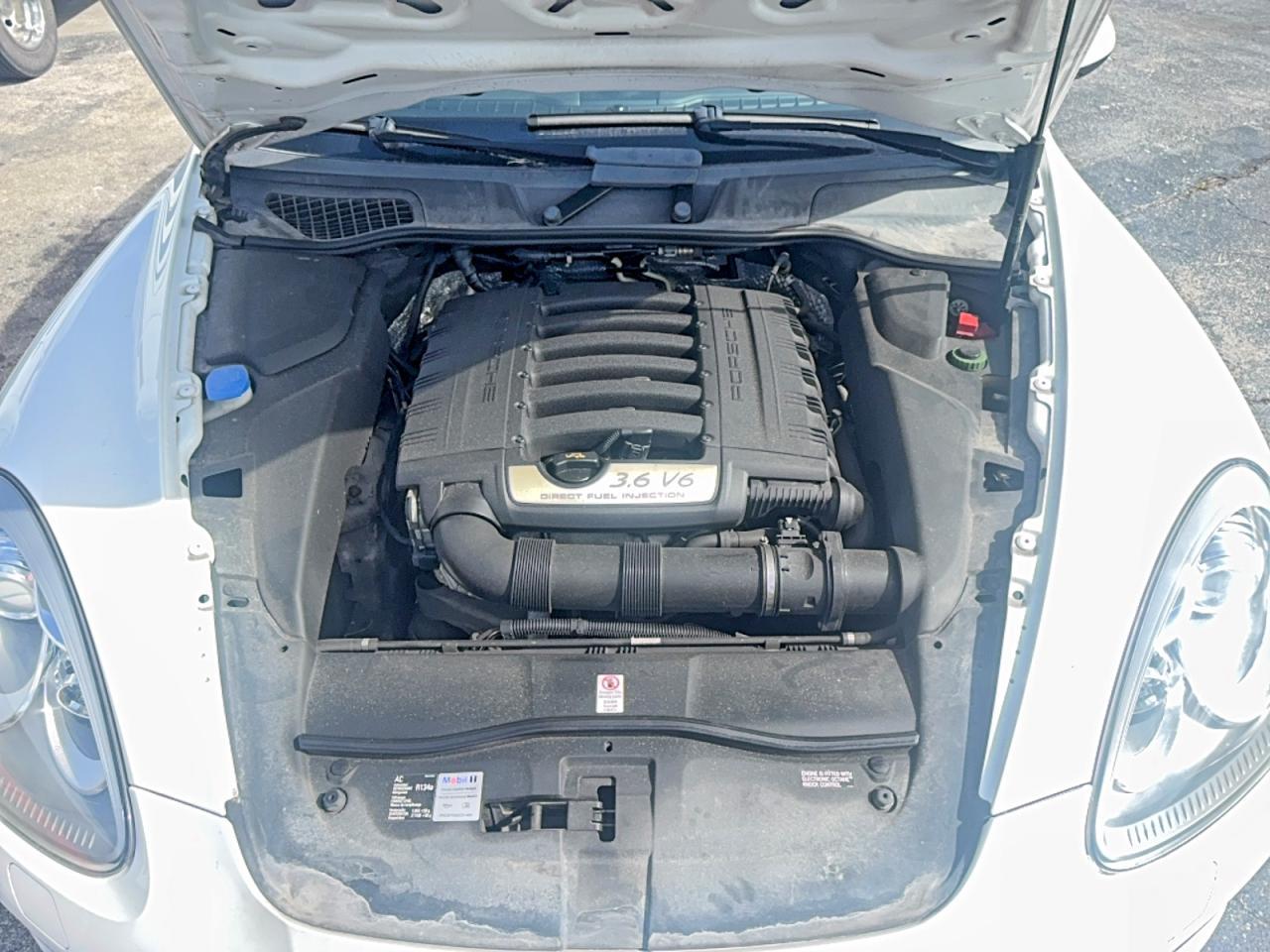 2014 PORSCHE CAYENNE