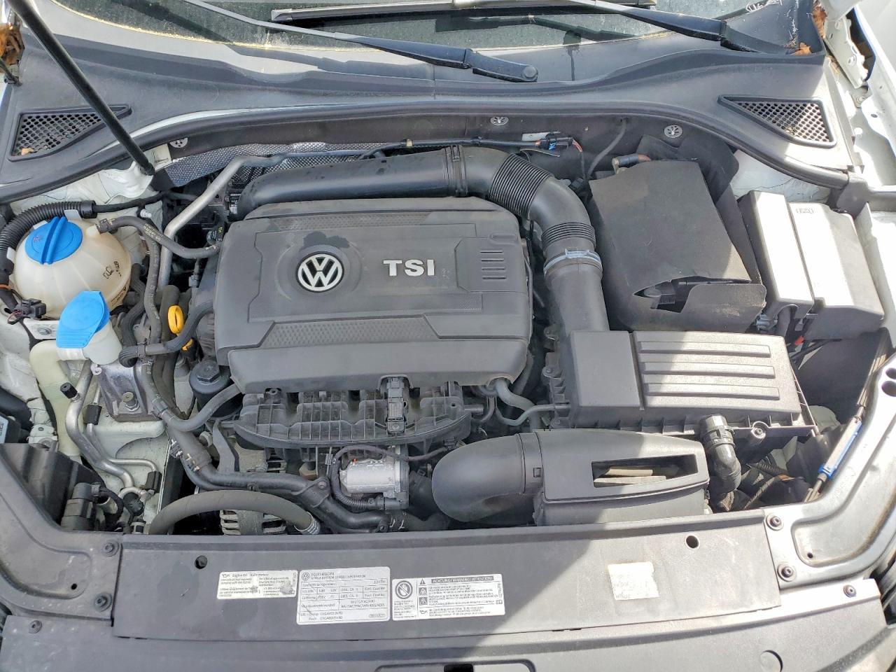 2016 VOLKSWAGEN Passat