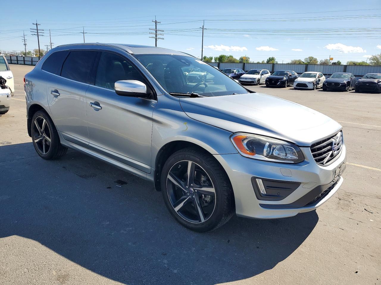 2015 VOLVO XC60