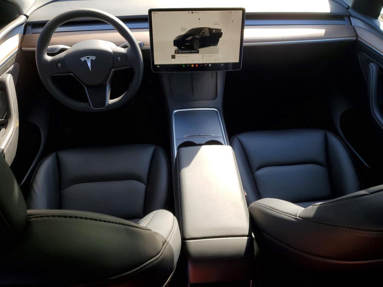 2025 TESLA MODEL Y
