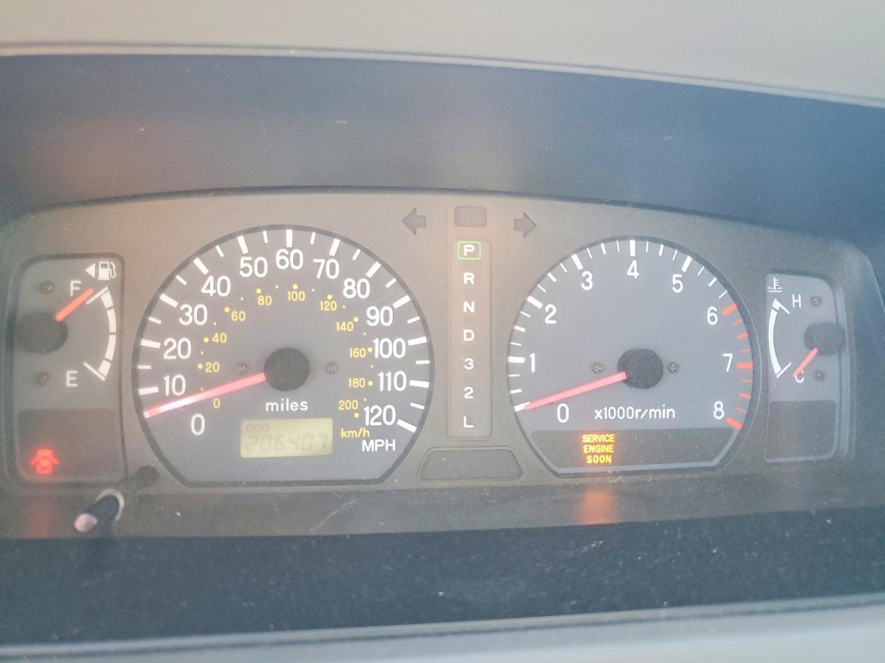 2002 MITSUBISHI Montero