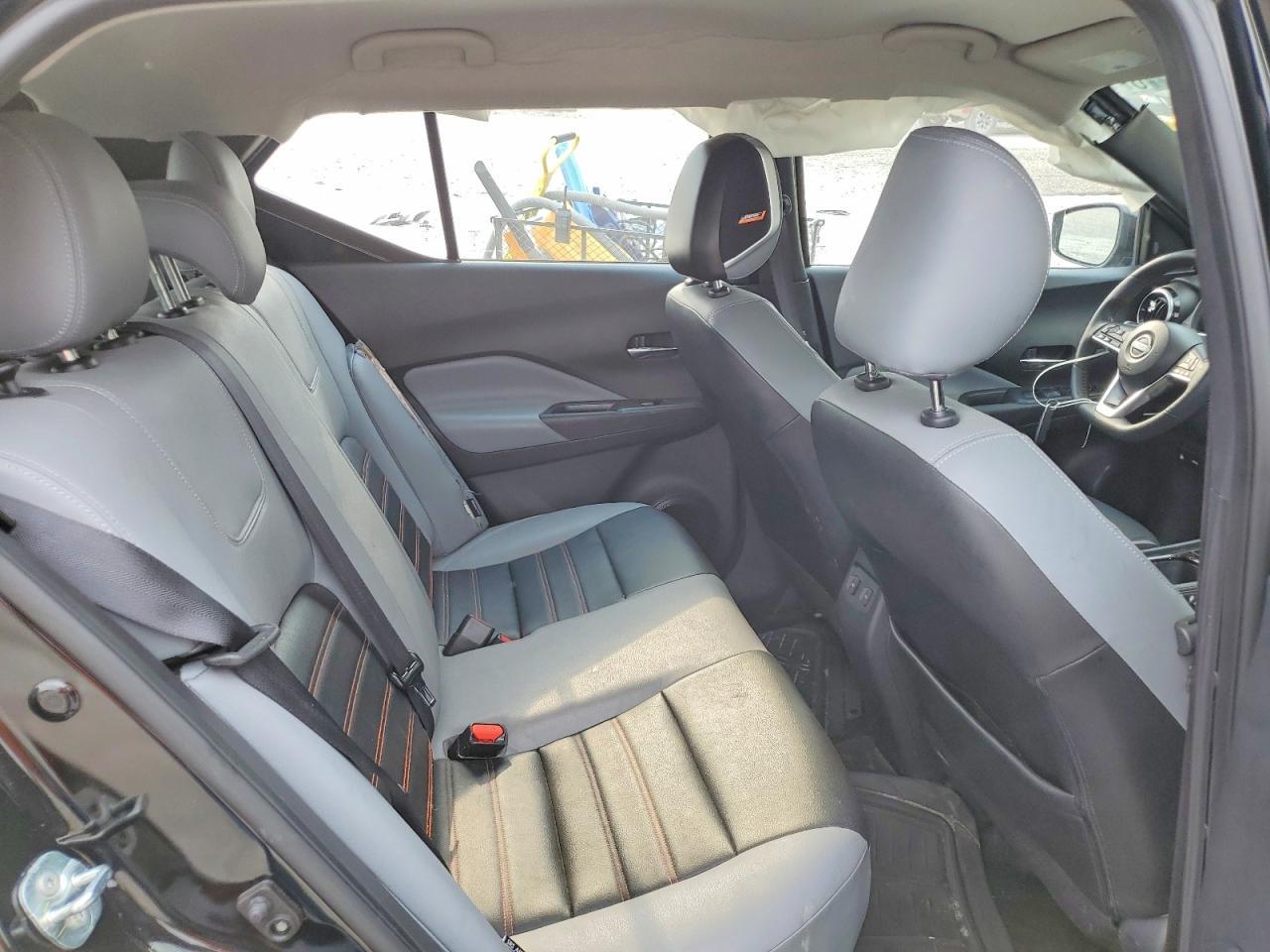 2024 NISSAN KICKS