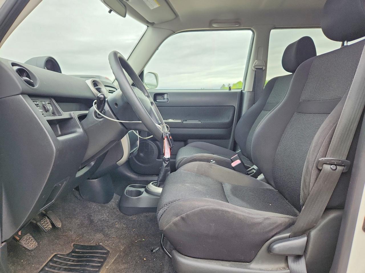 2005 TOYOTA SCION