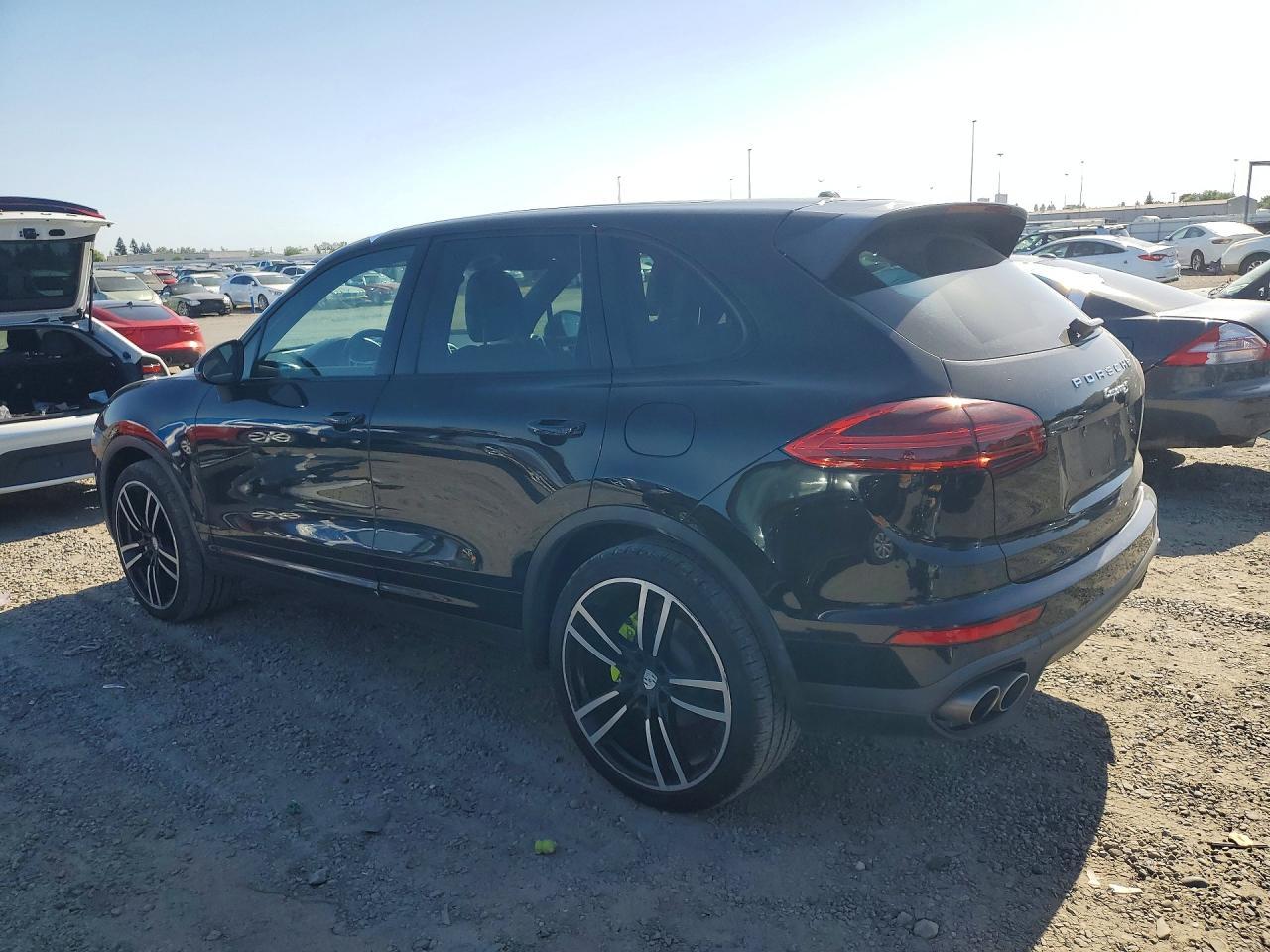 2016 PORSCHE CAYENNE