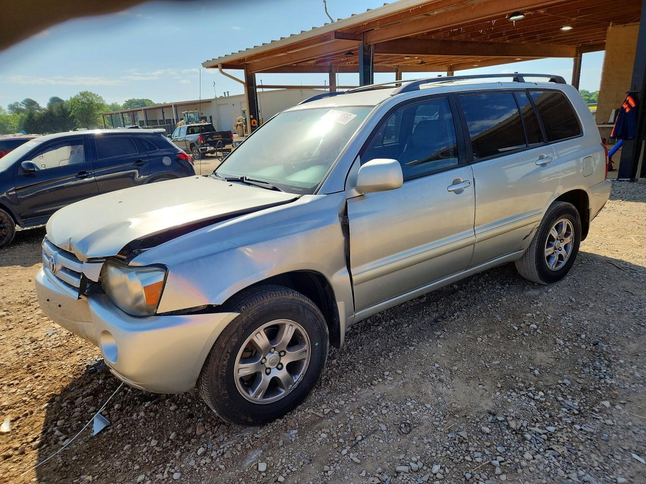 2004 TOYOTA HIGHLANDER