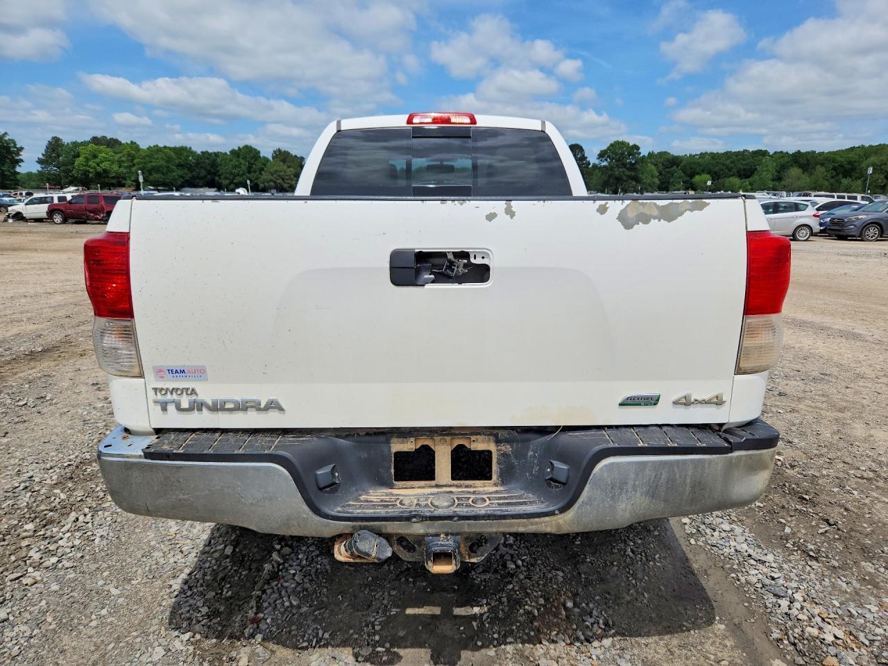 2011 TOYOTA TUNDRA