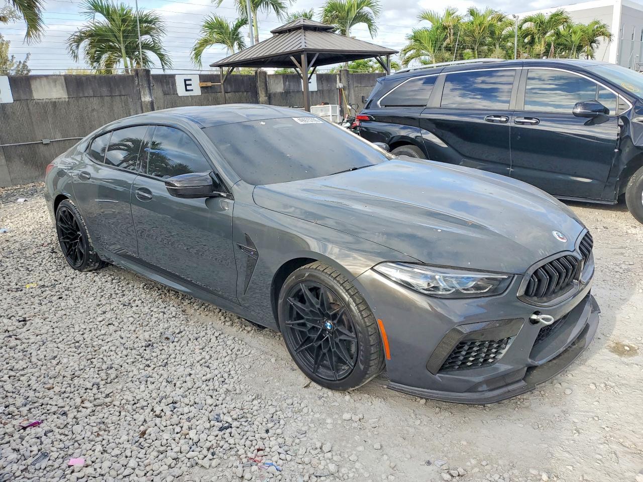 2023 BMW M8