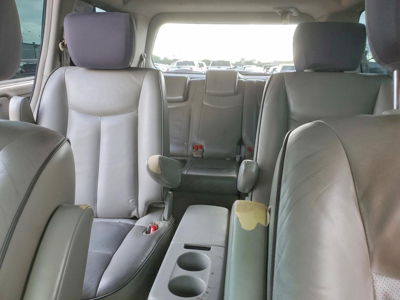 2012 NISSAN Quest
