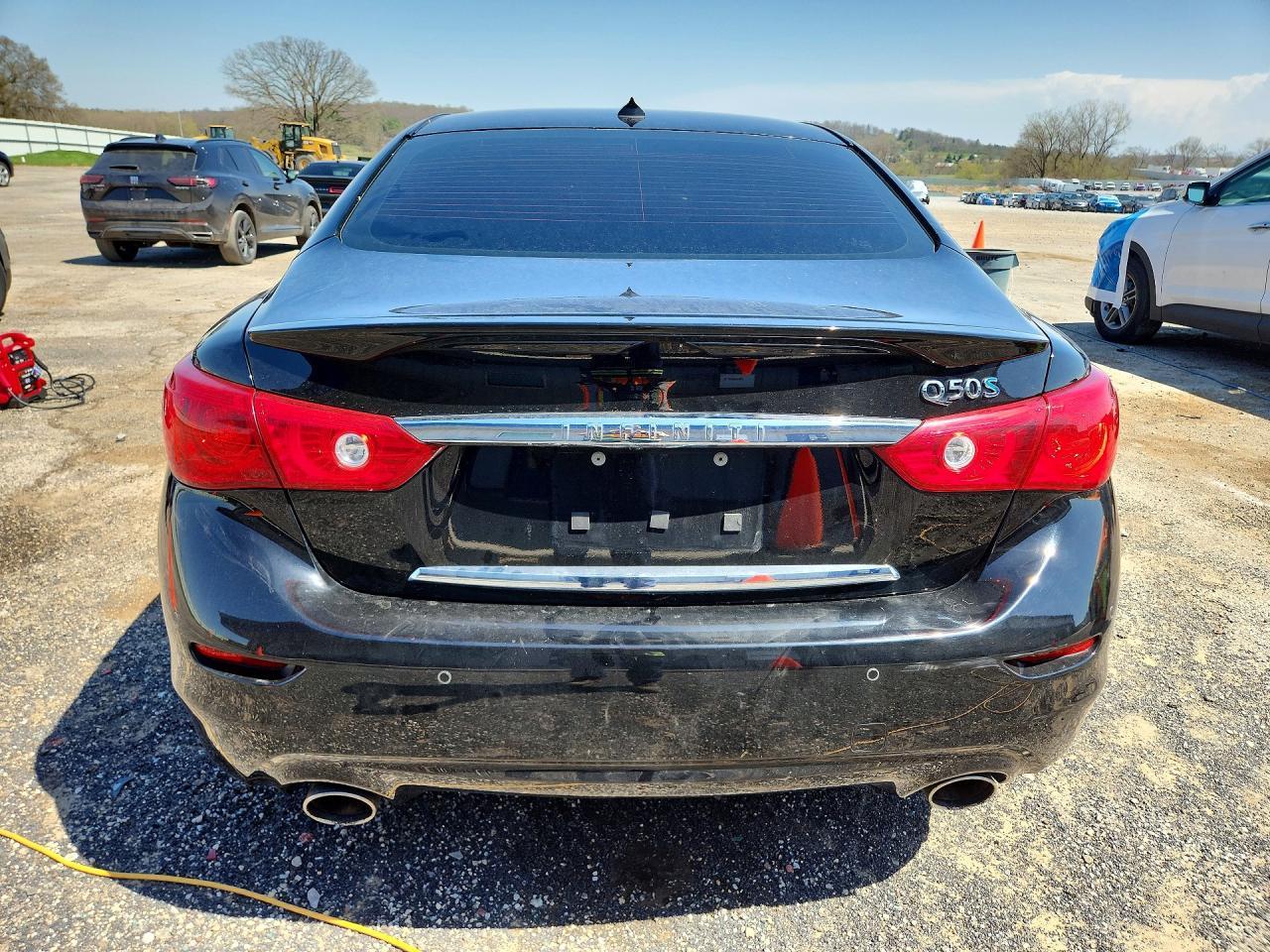 2015 INFINITI Q50
