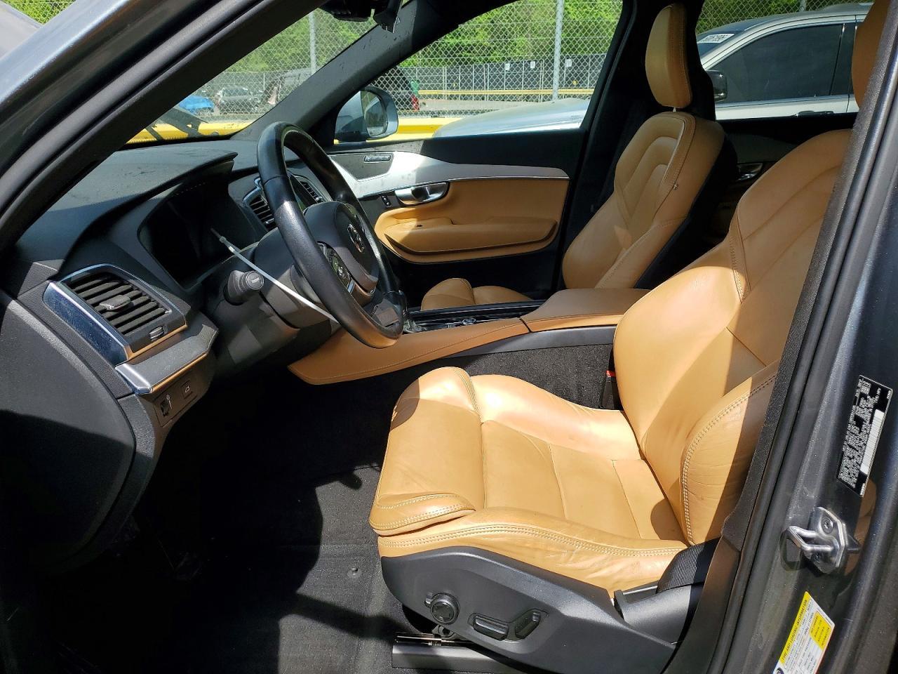 2018 VOLVO XC90