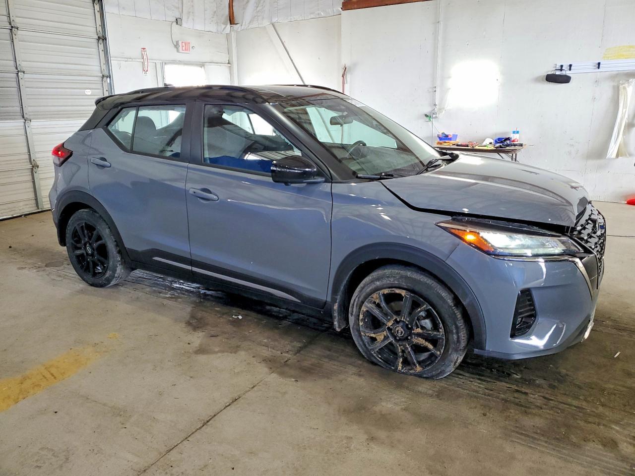 2023 NISSAN KICKS