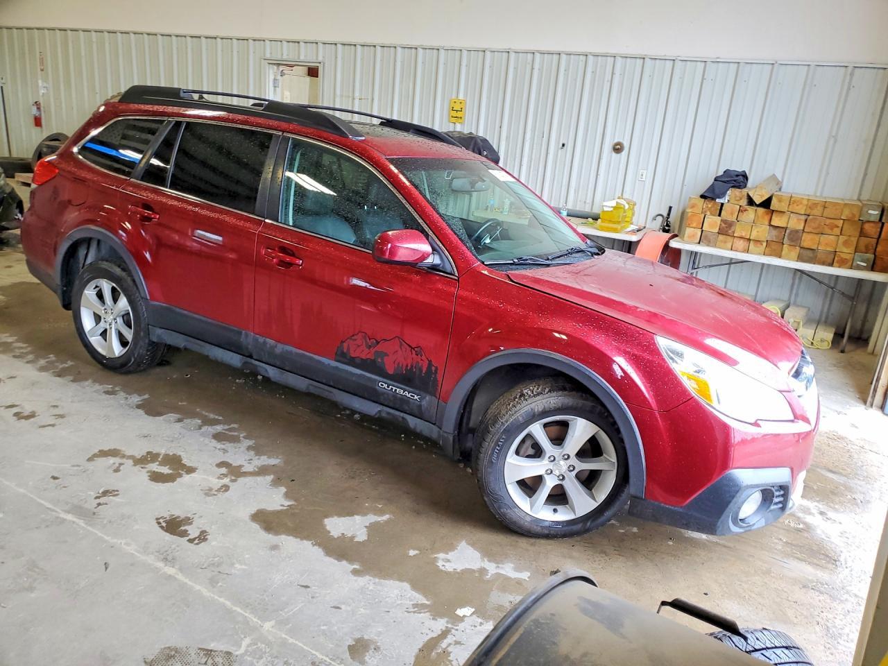 2013 SUBARU Outback