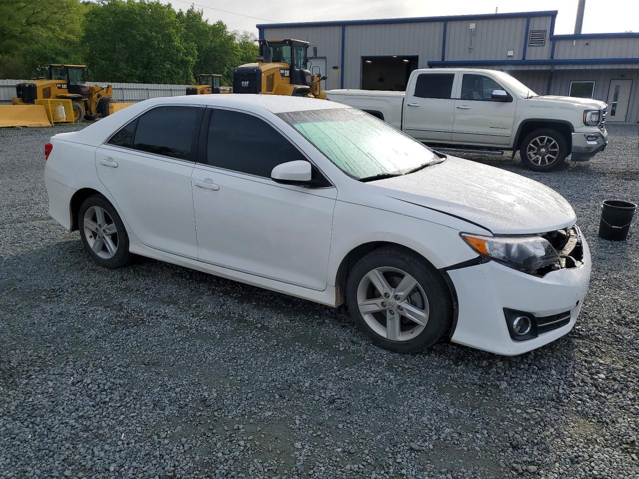 2014 TOYOTA CAMRY