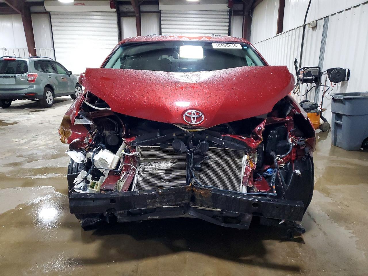 2011 TOYOTA SIENNA