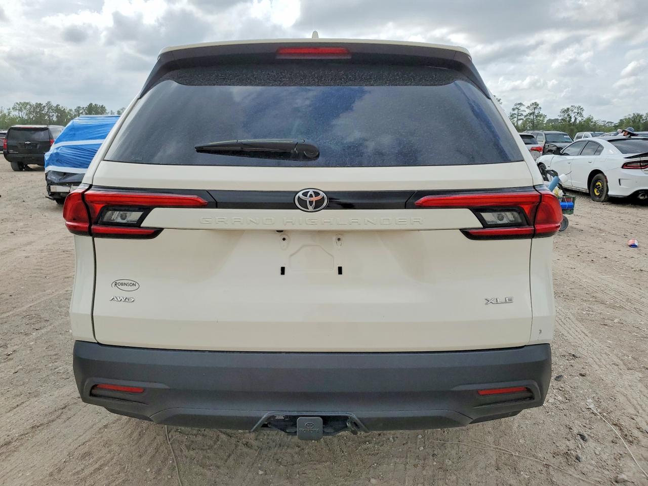 2024 TOYOTA HIGHLANDER