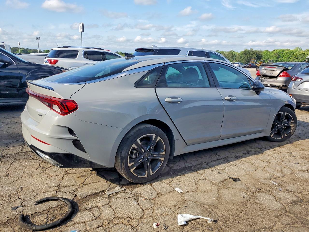 2022 KIA K5