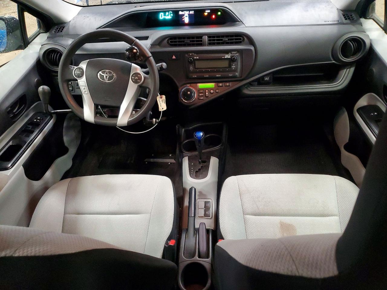 2013 TOYOTA Prius c