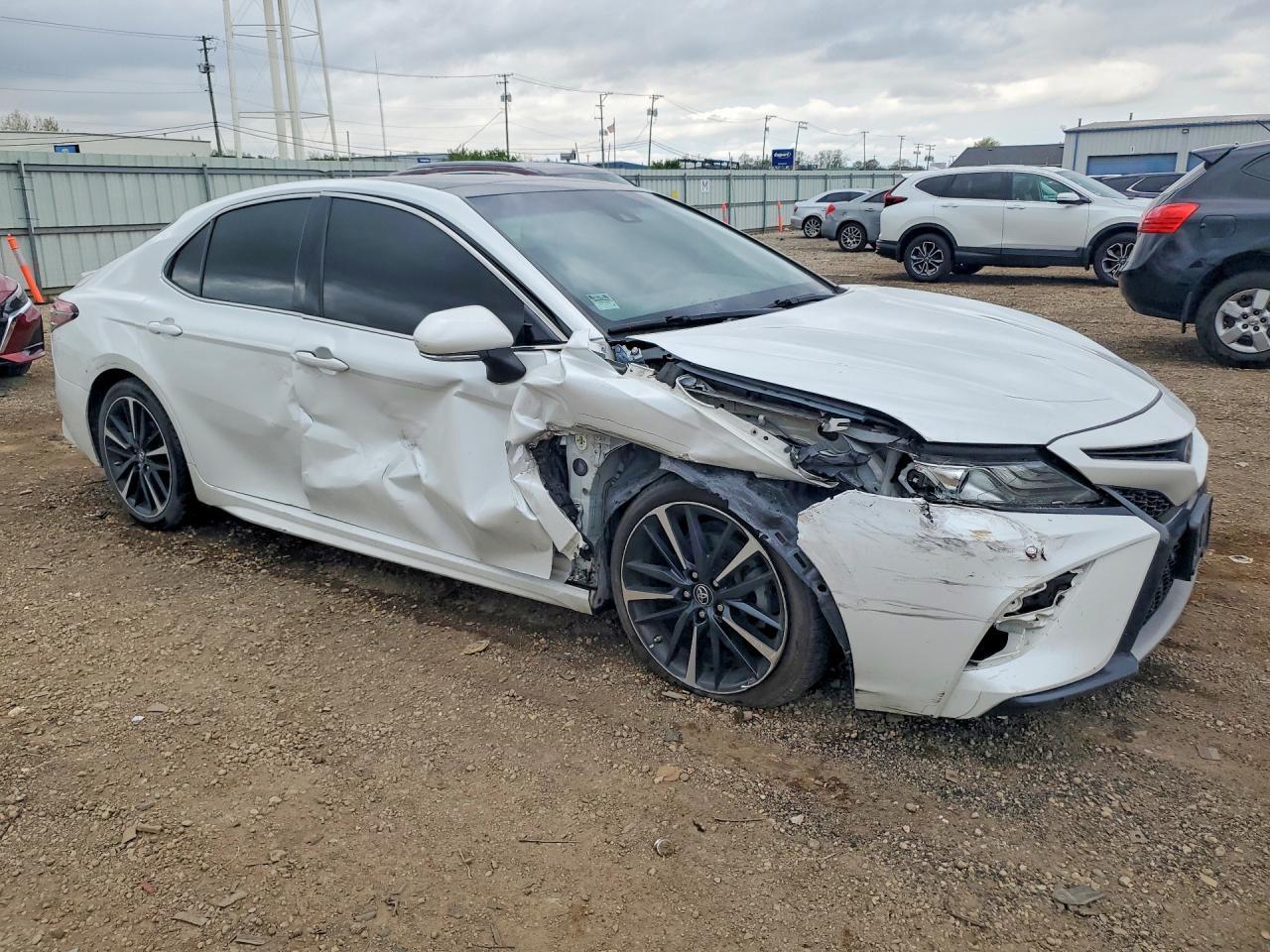 2018 TOYOTA CAMRY