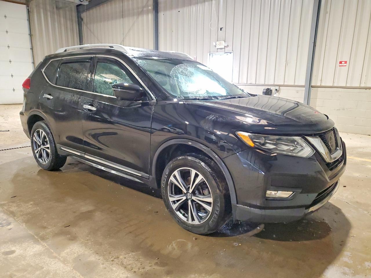 2017 NISSAN ROGUE