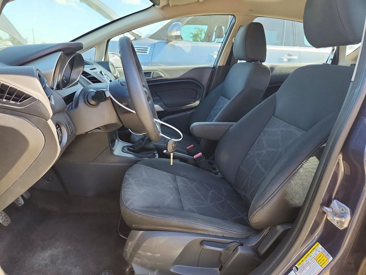 2013 FORD Fiesta