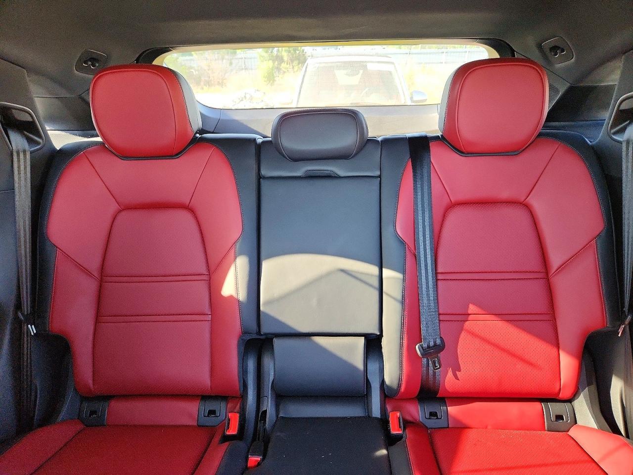 2024 PORSCHE CAYENNE