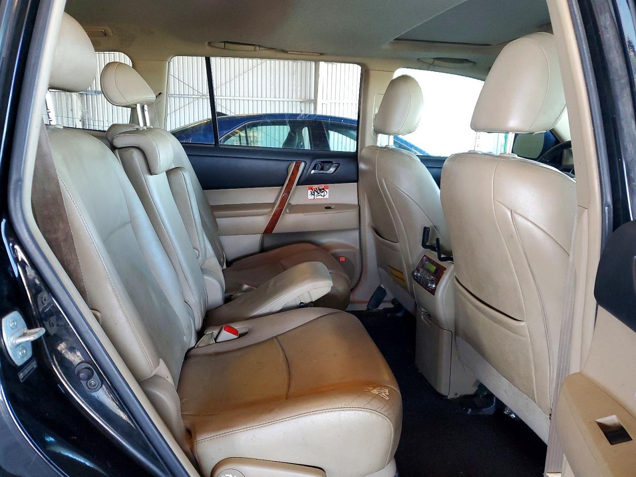 2013 TOYOTA HIGHLANDER