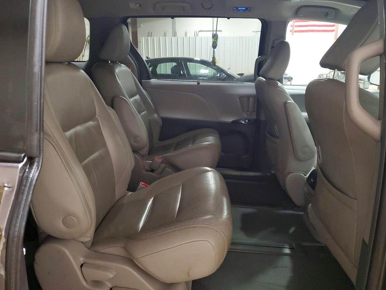 2019 TOYOTA SIENNA
