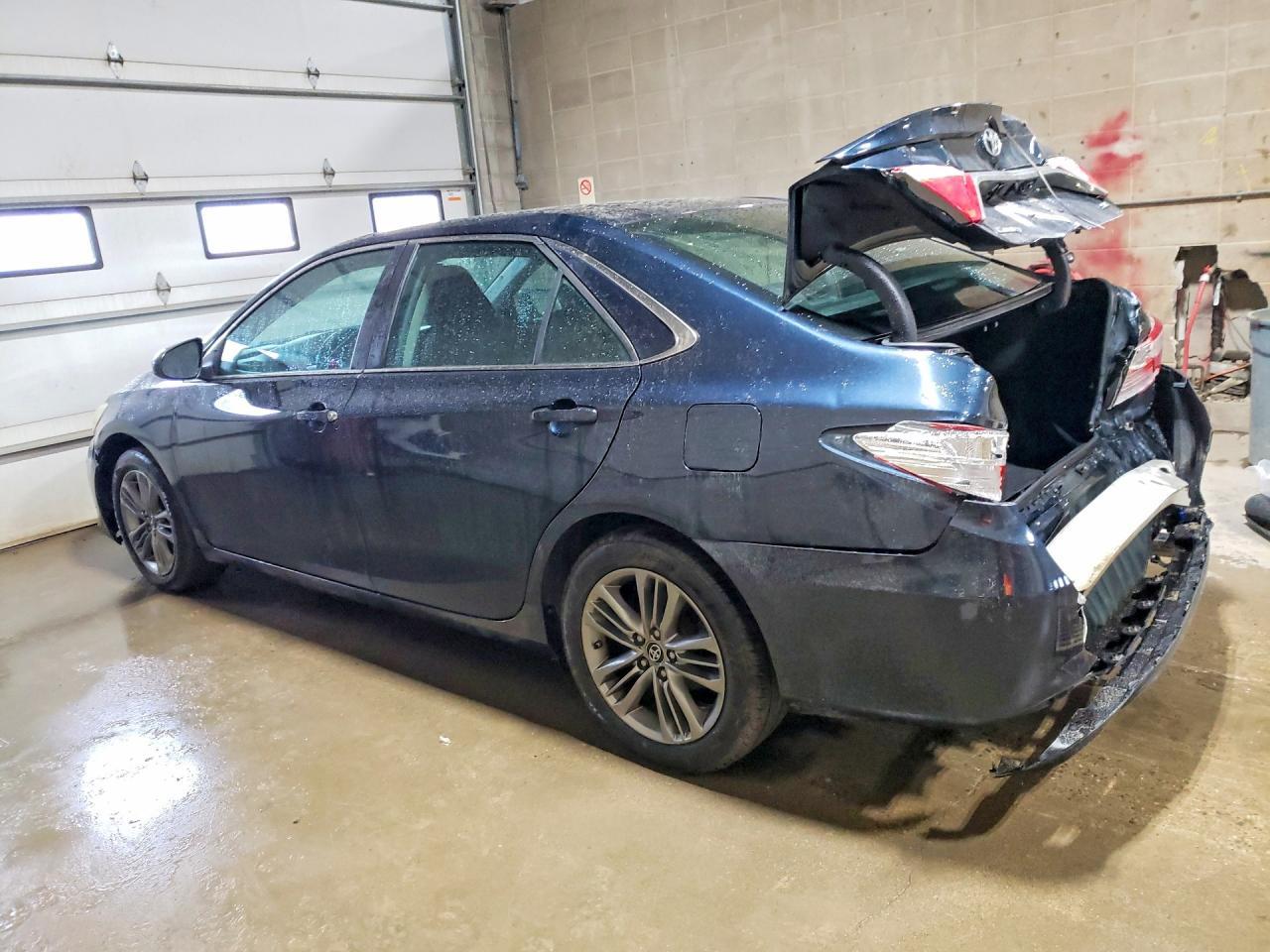 2016 TOYOTA CAMRY