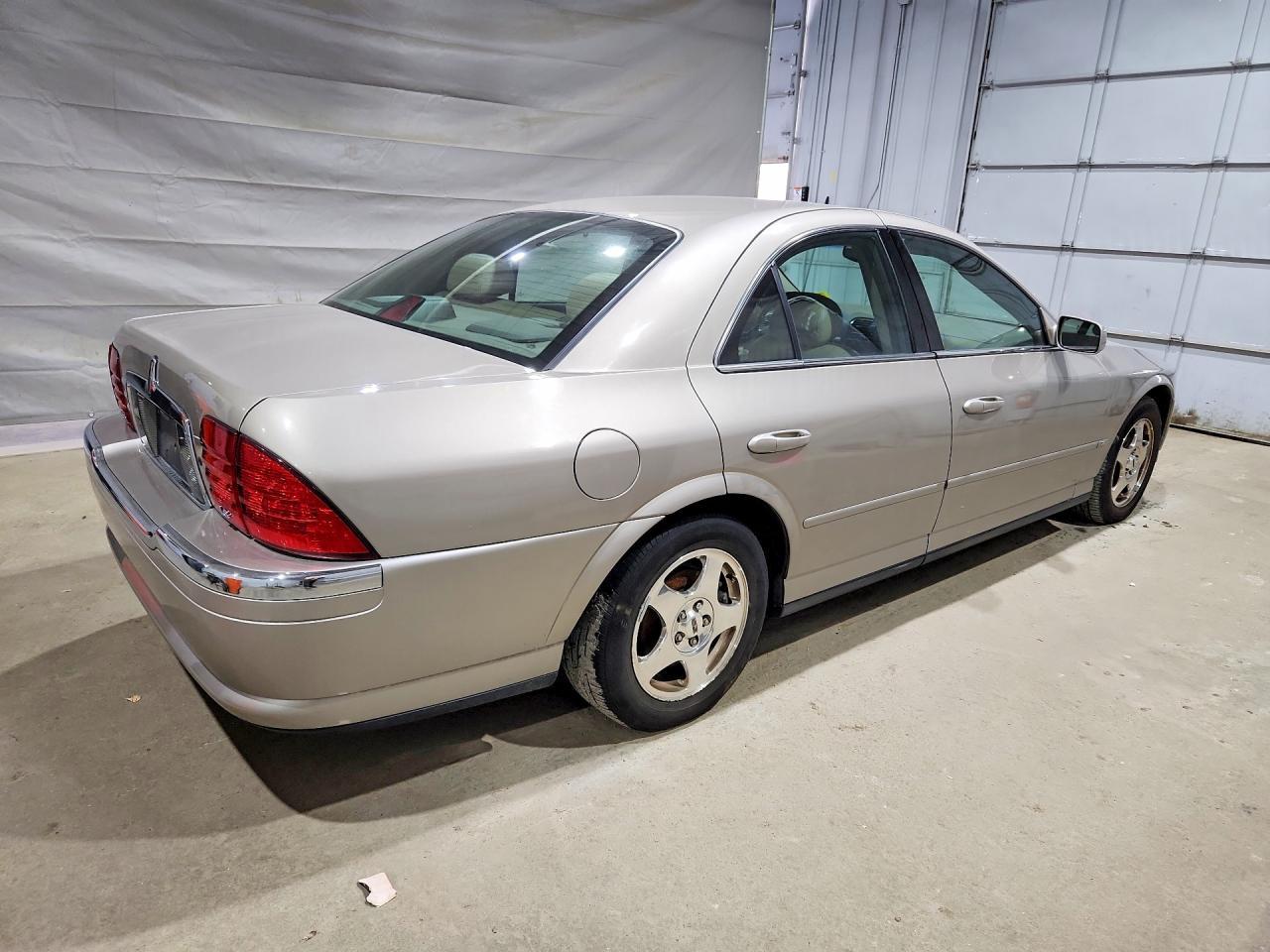 2000 Lincoln Townhouse Ls