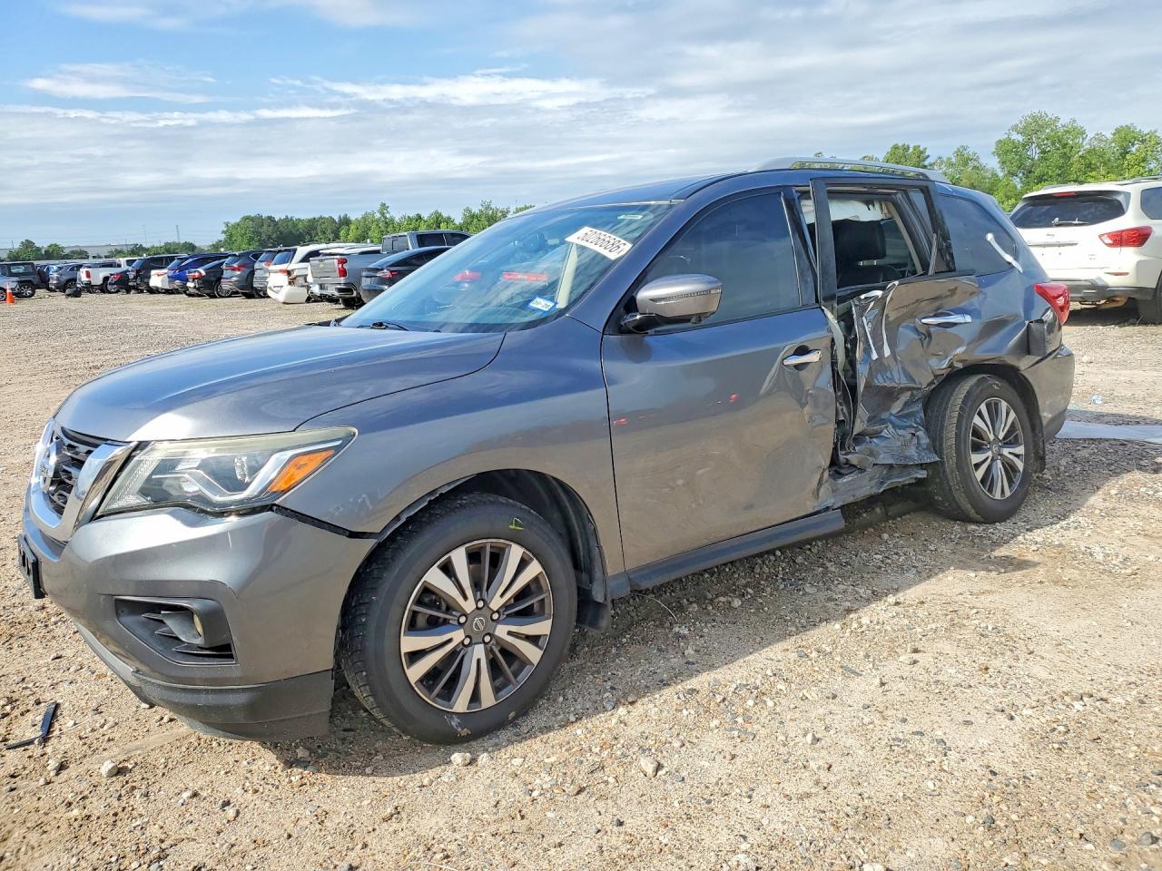 2017 NISSAN PATHFINDER