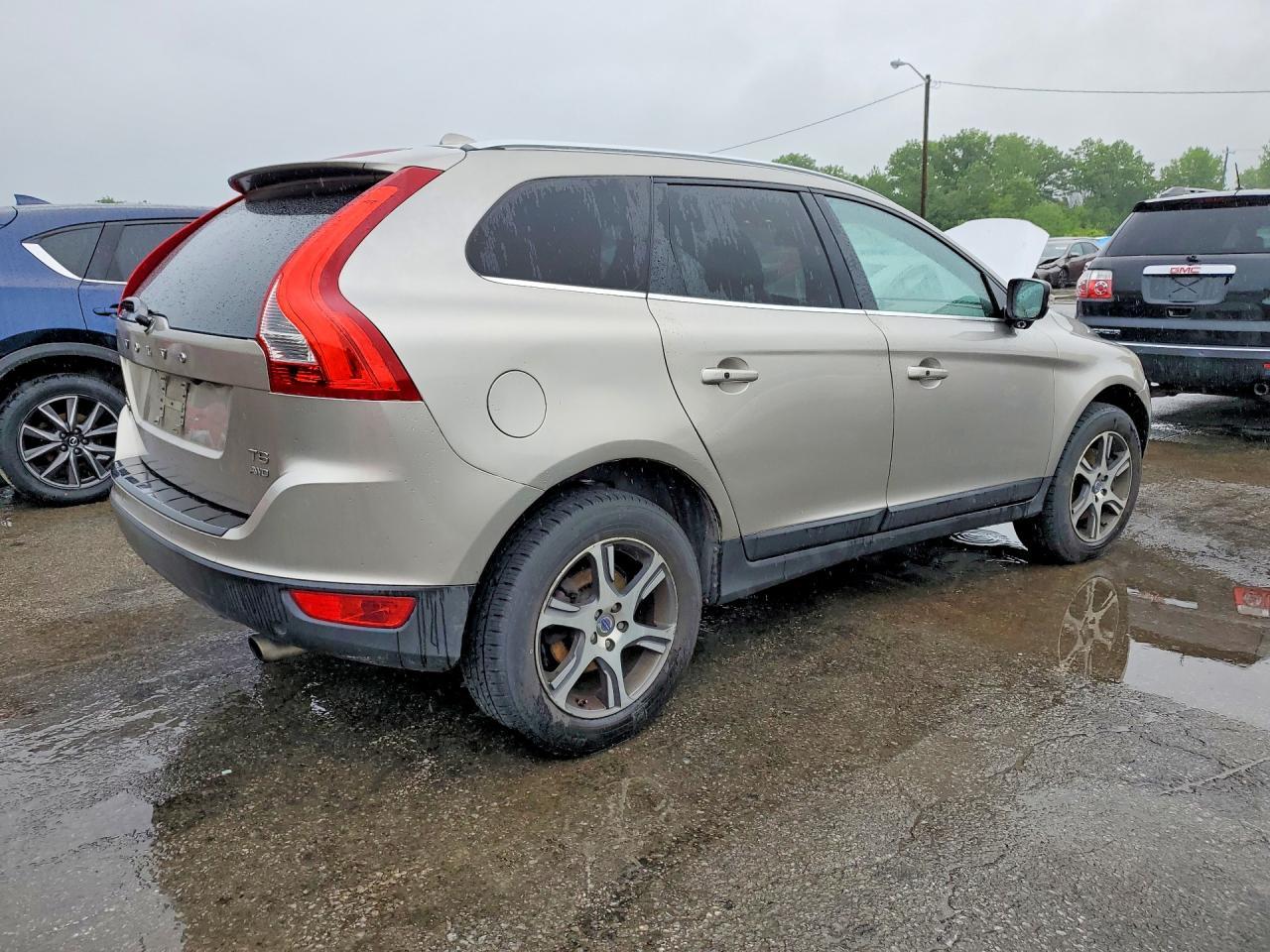 2012 VOLVO XC60