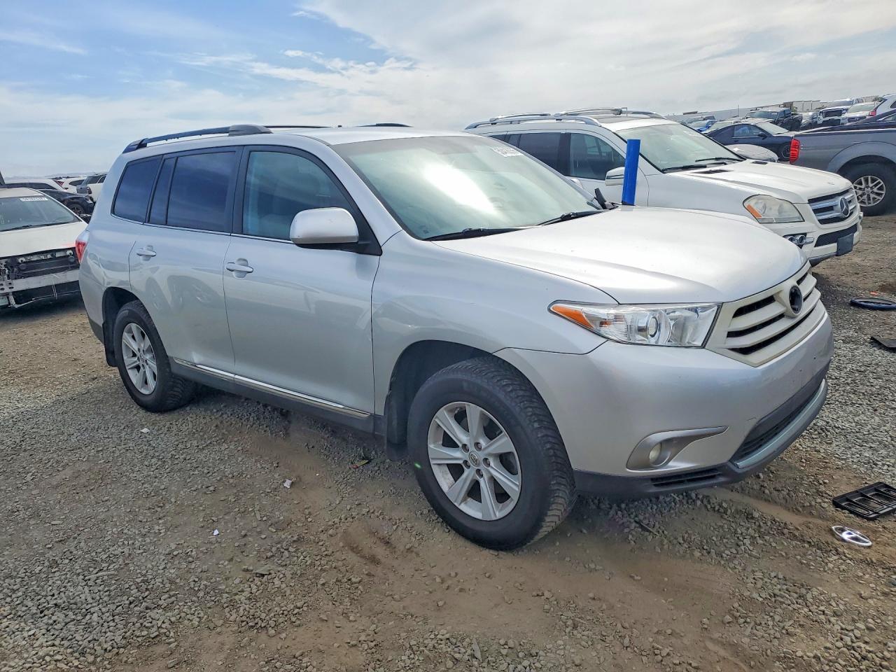 2013 TOYOTA HIGHLANDER