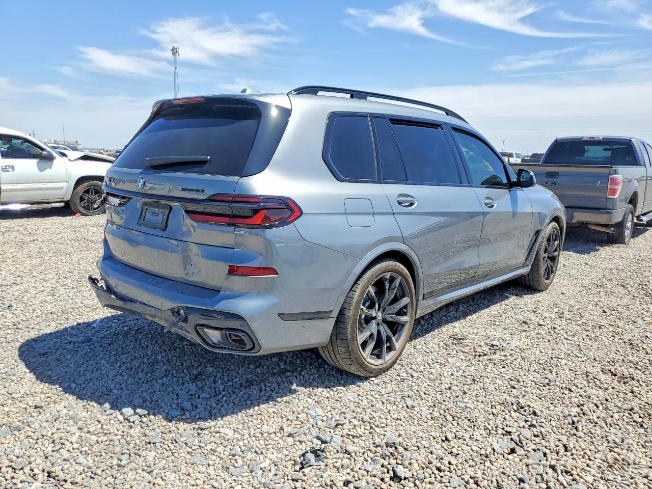 2026 BMW X7