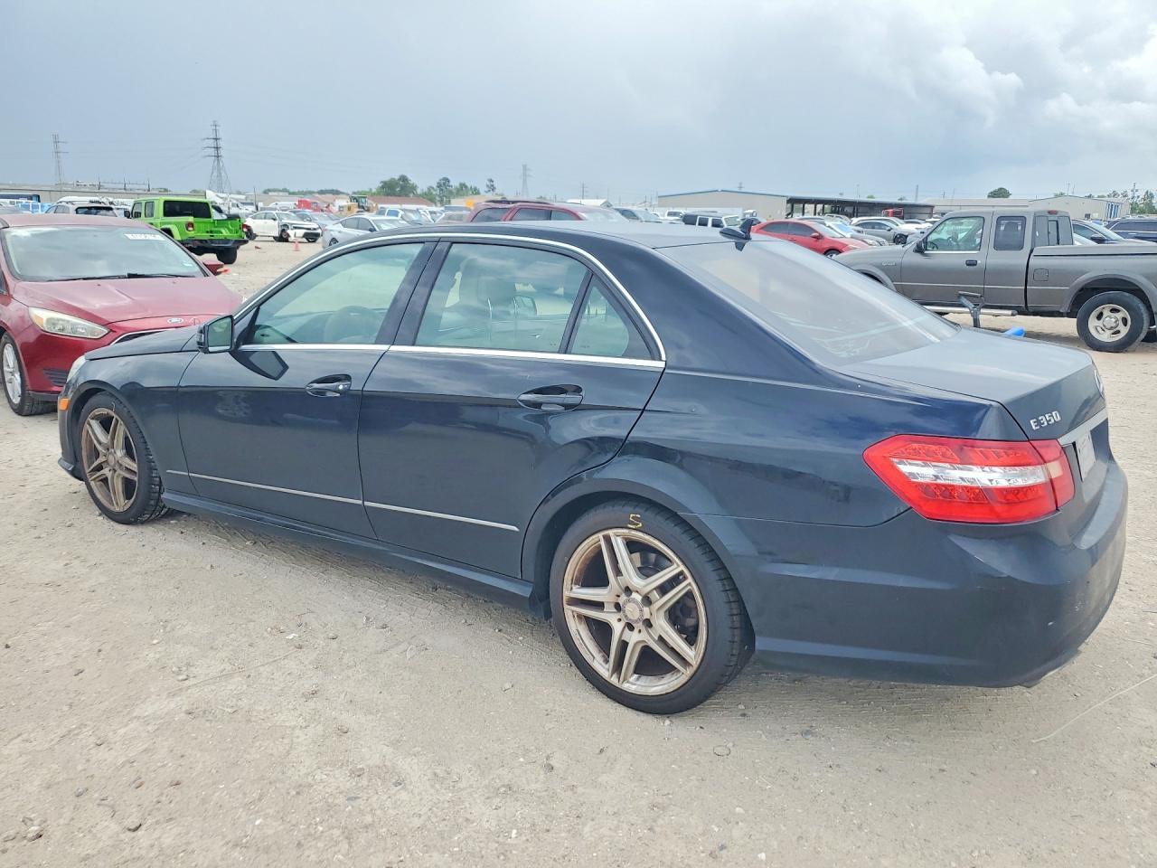 2011 MERCEDES-BENZ E-Class