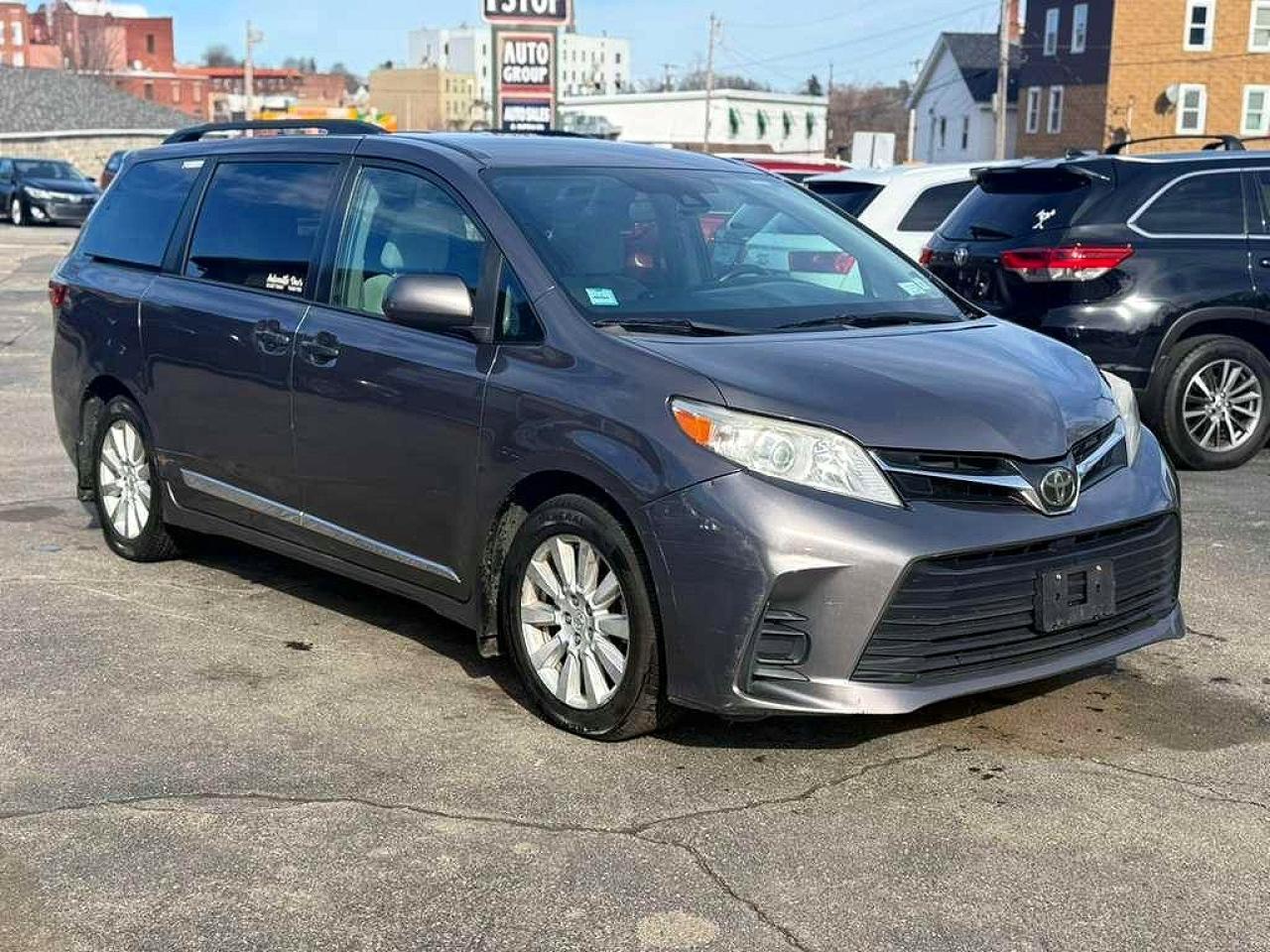 2019 TOYOTA SIENNA