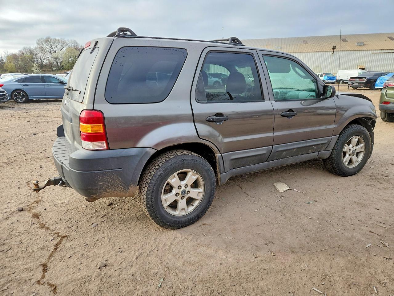 2005 FORD ESCAPE