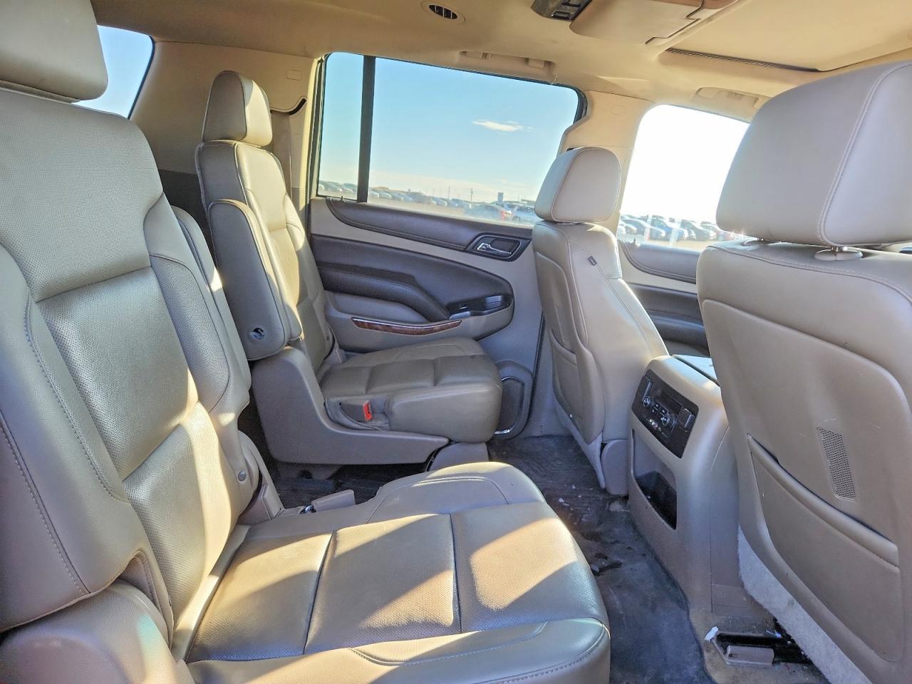 2015 CHEVROLET Suburban