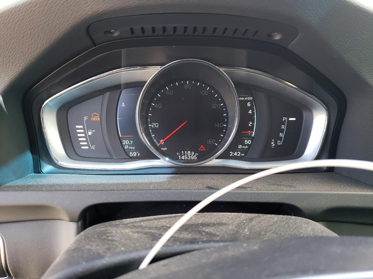 2015 VOLVO V60
