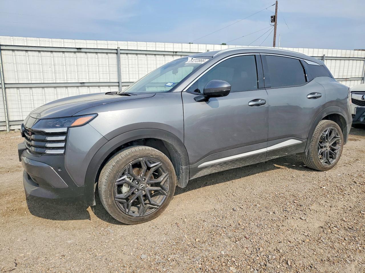 2025 NISSAN KICKS